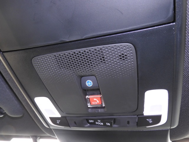 新世代コネクテッド技術「Honda CONNECT」搭載。緊急時にオペレーターのサポートを受けることも可能です。