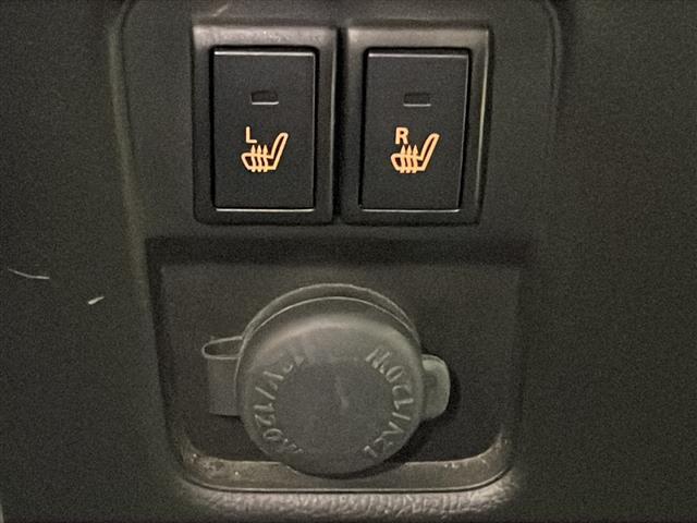 こちら運転席周りのスイッチの写真になります。各部しっかり動作の確認をしておりますので、ご安心だくさい。