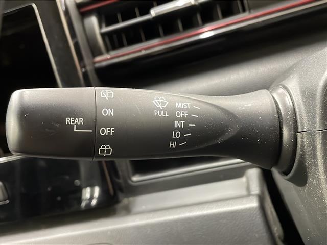 こちら運転席周りのスイッチの写真になります。各部しっかり動作の確認をしておりますので、ご安心だくさい。