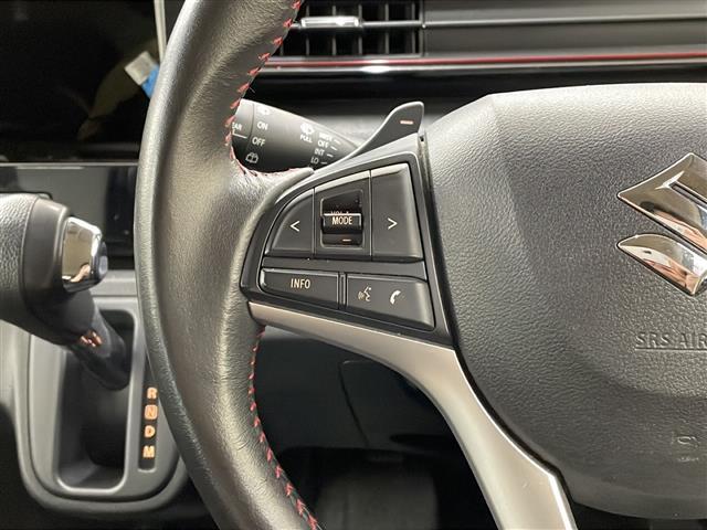 こちらはハンドルの写真です。中古車なので、若干の使用感はありますが、破損、不具合等はありません。ユーザー様から買取した車両を、一台一台チェックして問題のない車両を珪砂しております。ご安心ください。