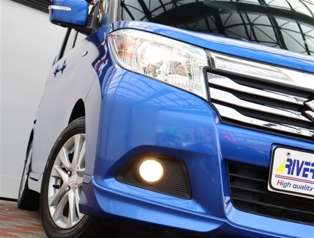 【車屋】として、長く車業界に従事した経験豊富なスタッフが在籍しております。
