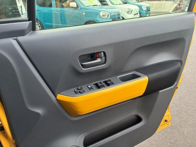 ［電動格納ミラー＆パワーウィンドースイッチ］室内から窓の操作もミラーの開閉も出来ますよ☆