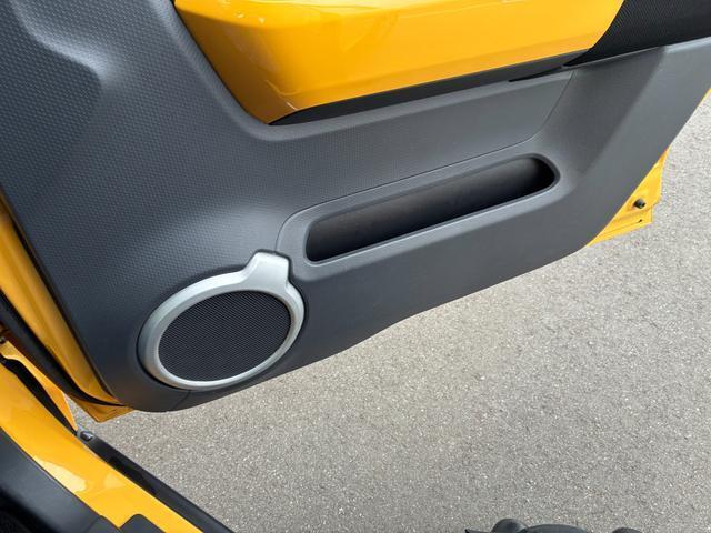 ドアにもドリンクホルダー装備