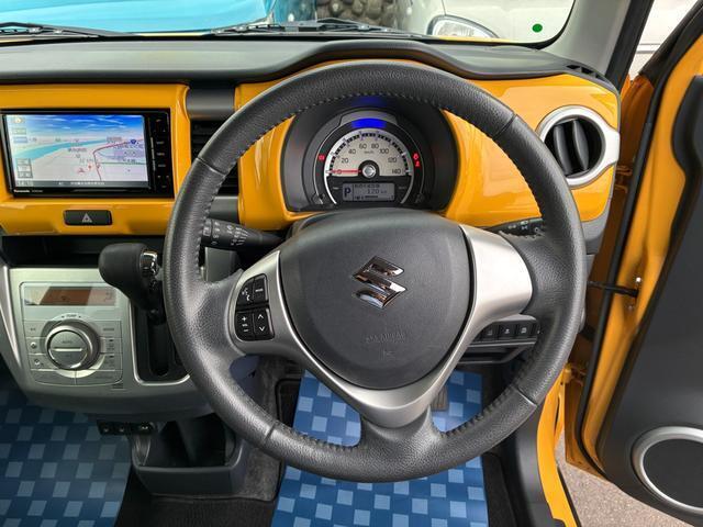 革巻きステアリングがカッコイイ