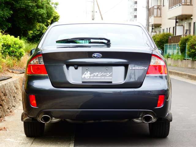 ご納車後も安心して頂く為に、認定工場で法定点検（12ヵ月）を受け、実施点検記録簿を発行してからのご納車になります。社外パーツ等で認定工場に入庫出来ない車輌も御座いますのでご理解ください。