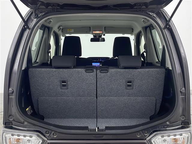 【トランク】積み込みやすくて、たっぷり積める荷室です。シートアレンジできるものは、乗車人数と荷物の量や大きさによってシートを動かすことができるので、より快適なドライブが可能です！