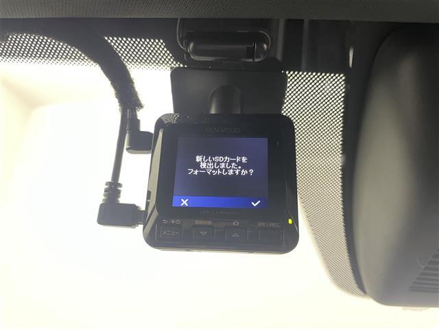 【ドライブレコーダー】映像・音声などの運転中の記録を残します。事故などを起こした起こされた時の証拠になりえますので、もしも時でも安心ですね。
