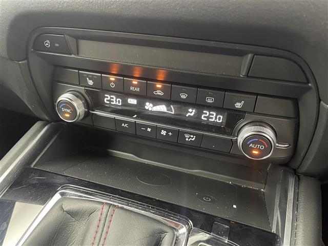 【運転席操作部】快適なドライブを楽しむための機能が装備されています！運転席から触れるので、使いやすいです！除菌プランいれていただくと、さらに清潔で安心していただけます！