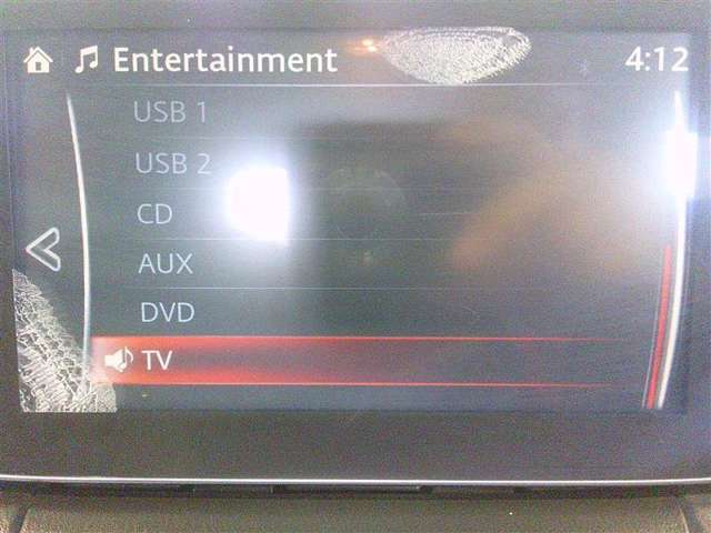 嬉しい装備です♪フルセグTV・DVD再生・Bluetoothオーディオに対応しています！！