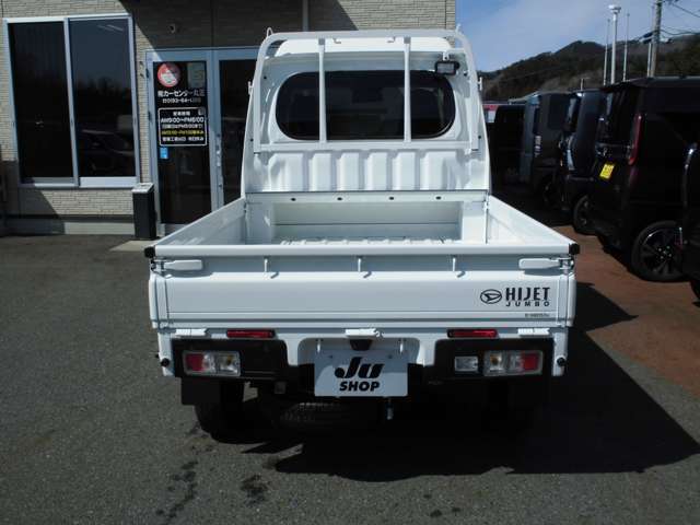 ☆安心と信頼の全国ネットワーク　JUショップ加盟店です。☆販売スタッフは全員　中古自動車販売士と自動車査定士の資格あります。