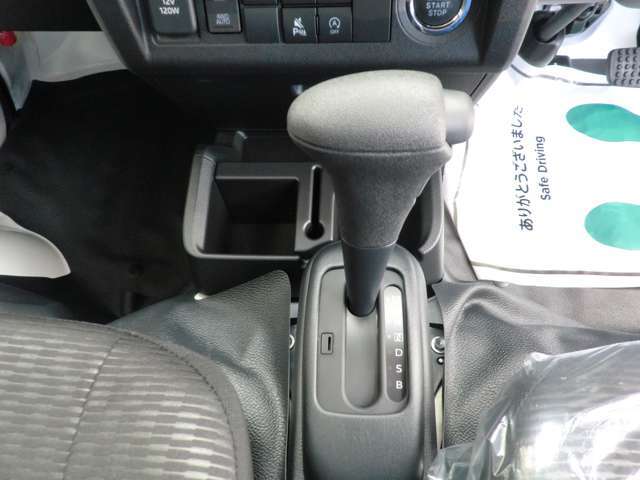 CVT搭載　無段変速でスムーズな加速です