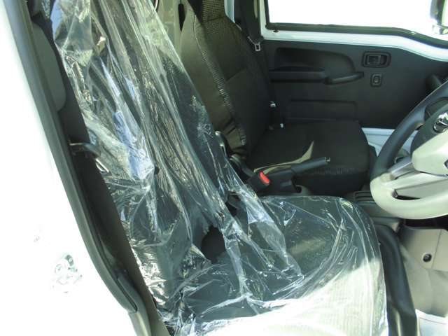 ☆公取協会員の当店は、お客様に分かりやすい《支払総額表示（車両本体価格+諸費用）》を表示しています