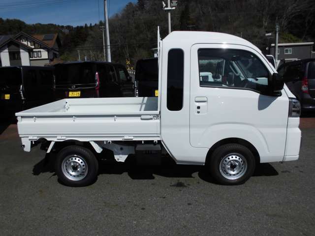 ☆公取協会員の当店は、お客様に分かりやすい《支払総額表示（車両本体価格+諸費用）》を表示しています