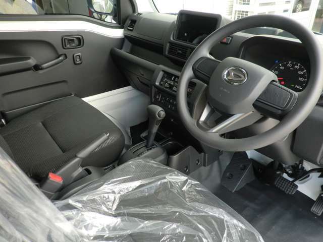 ☆公取協会員の当店は、お客様に分かりやすい《支払総額表示（車両本体価格+諸費用）》を表示しています