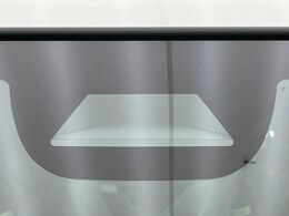 【ホンダセンシング】走行中に前方の車両等を認識し、衝突しそうな時は警報とブレーキで衝突回避と被害軽減をアシスト。より安全にドライブをお楽しみいただけます。