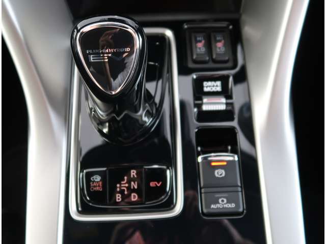 お車の保証修理及びメンテナンスは、全国の三菱ディーラーネットワークでお受け頂けます。