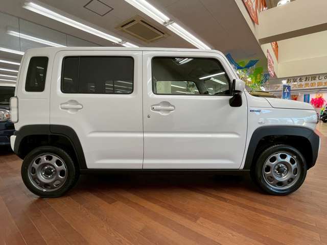 数ある中古車の中から美使用軽専門店スーパーアークス新琴似店の車輌をご覧頂き誠に有難う御座います！札幌市北区新琴似のスーパーアークスさん横のピンクの看板が目印の車屋さんです♪