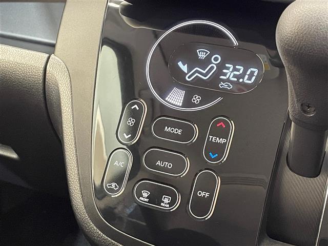 【オートエアコン】車内温度を感知して自動で温度調整をしてくれるのでいつでも快適な車内空間を創り上げます！