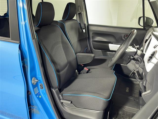 【運転席】座り心地が良いシートなので長時間の運転でも快適にお過ごしいただけます。新品のフロアマットのご注文も可能です。掲載箇所以外にご希望の写真がございましたらお気軽にお問い合わせ下さい。