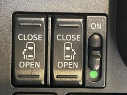 【両側パワースライドドア】スマートキーや運転席のスイッチで後席両側スライドドアの開閉が可能♪電動だから力を入れてドアを開ける必要が無く、小さなお子様でも簡単に開け閉めでき快適です♪