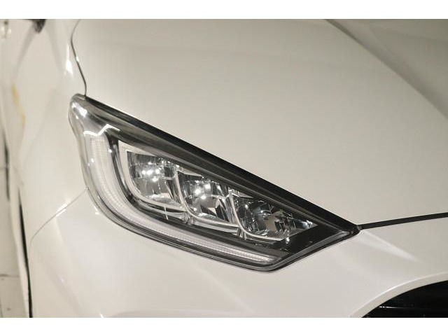 視認性が良く、信頼性も高いヘッドライトです。