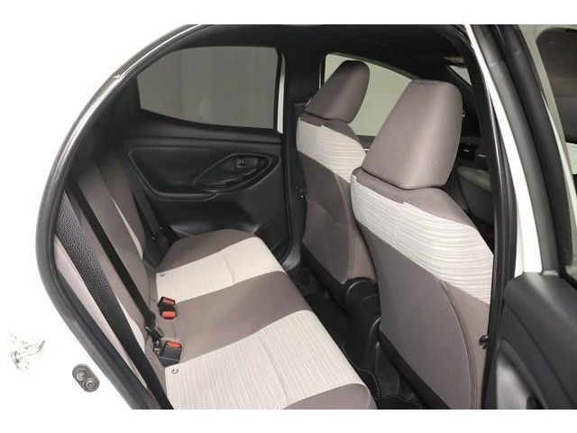 ゆったりとくつろげる、快適なリヤシート。