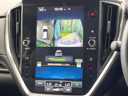 【マルチテレインモニター】車のフロントやサイドのカメラ画像を同時にモニター表示することで、悪路や狭い道を走行時でも周囲の状況確認ができ安心！本格SUVにうれしい装備です♪