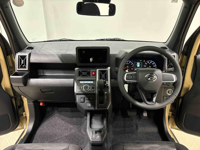 美しいデザインの運転席空に加えてUV＆IRカット機能付きフロントガラスの面積や位置取りが良く、前方・右前・左前方向の視認性がいいですよ！