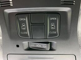 【両側パワースライドドア】スマートキーや運転席のスイッチで後席両側スライドドアの開閉が可能♪電動だから力を入れてドアを開ける必要が無く、小さなお子様でも簡単に開け閉めでき快適です♪