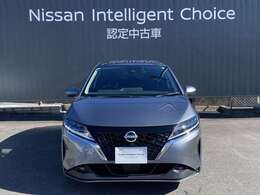 ノートの正面からの画像です。当店は全車　整備・保証付なので安心してご検討頂けます。次の画像でもお待ちしております。