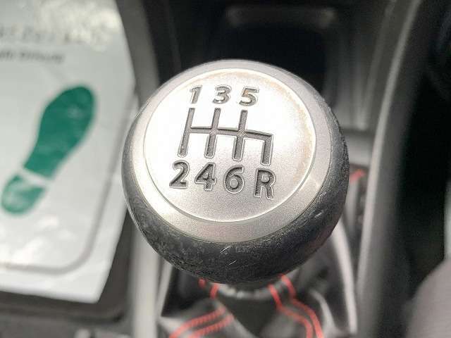 6速マニュアル車です！