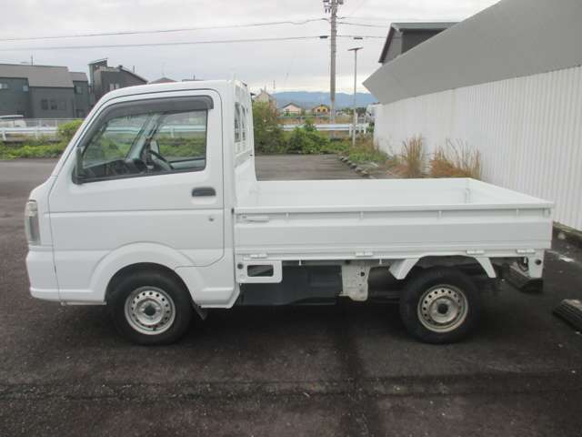 ☆人気のキャリートラック☆KCパワステ☆エアコン☆3方開☆5MT車☆走行40000km台☆AMFMラジオ☆タイヤ4本新品サービス車☆サイドバイザー付き☆ご入庫致しました☆