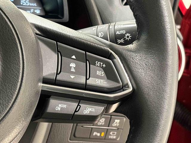 高速道路を快適に走行できる全車速追従機能付ACC（アダプティブクル-ズコントロ-ル）スイッチが付いています（＾＾♪