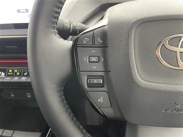 【ステアリングスイッチ】ハンドルから手を離さず音量調整などができて便利！運転中も操作ラクラクです♪