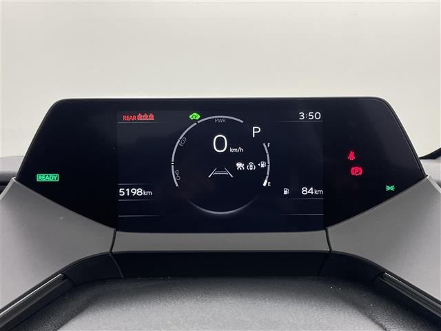 【メーター】メーターまわりも鮮やかに照らし出され、視認性・デザイン性・安全性ともにバッチリですね♪
