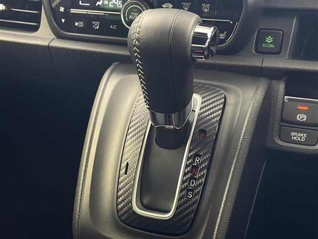 【シフトレバー】シフトも操作しやすく快適なドライブを楽しんでいただけます！