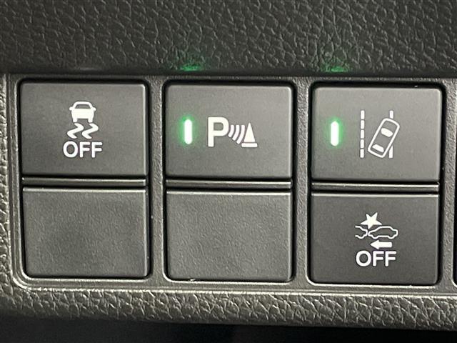 【運転席操作部】快適なドライブを楽しむための機能が装備されています！運転席から触れるので、使いやすいです！除菌プランいれていただくと、さらに清潔で安心していただけます！