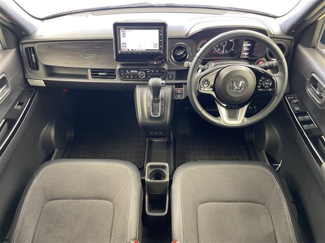 【インパネ全体】全方位で視界が広く、高い目線で運転もしやすいです！