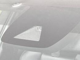 【トヨタセーフティセンス】走行中に前方の車両等を認識し、衝突しそうな時は警報とブレーキで衝突回避と被害軽減をアシスト。より安全にドライブをお楽しみいただけます。