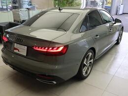 Audi正規ディーラーが高品質をお約束。高度な訓練・教育を受けたAudi専任メカニックが、100項目にもおよぶ精密な点検を実施。すべてクリアしたAudi車だけ、あなたのお手元に届けられるのです