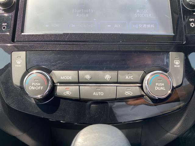 オートエアコンで車内はいつでも快適空間です！