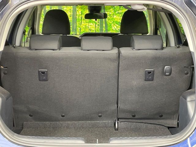 普段のお買い物や通勤、送迎等に十分な荷室スペースを確保しております。セカンドシートを倒すと、大きな荷物の積載も可能です♪