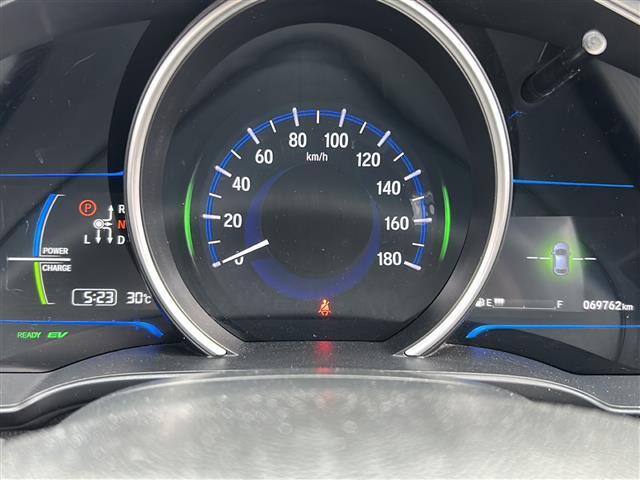 【スピードメーター】メーターがシンプルで見やすく運転しやすいですね！