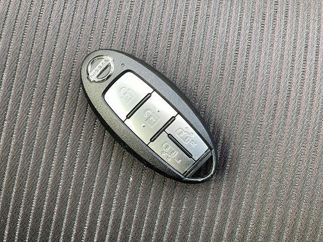 スマートキーだからエンジン始動やドアのロック・アンロック時に鍵を取り出す必要がありません♪