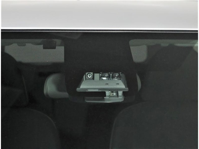 TOYOTA　SAFETY　SENSEは道路状況、車両状態、天候状態及びドライバーの操作状況などによっては、作動しない場所があります。プリクラッシュ・セーフティ・システムは、あくまでも運転補助機能です