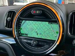 先進のBMW　タッチパッド付きi-driveとほぼ同性能のHDDナビゲーションになります。USBインターフェースやブルートゥースオーディオなど様々な先進機能をお楽しみいただけます。