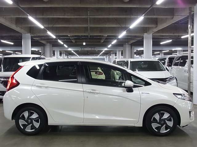 毎日新規物件入庫！3500台の高品質車をぜひとも、ご自身の目で直接ご覧になって、ご実感下さい、自身を持ってお勧めいたします。