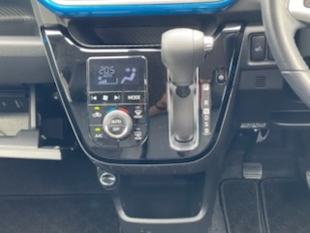 【インパネ周り】視界がよく運転しやすい設計となっております。イン日々のドライブを飽きさせません♪