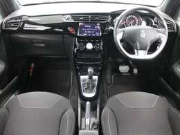 ディスプレイオーディオ　カープレイ　USB入力　Bluetooth　Bカメラ　HIDライト　オートライト　LEDテールランプ　純正アルミホイール　アクティブシティブレーキ　クルコン　オートエアコン　パドルシフト