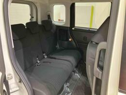 新車・中古車・サービス工場一体型店舗です。中古車はもちろん、ダイハツの新車も販売しておりますので是非一度ご来店下さい！